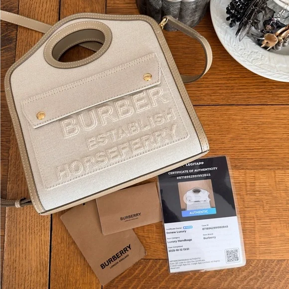 Burberry Small Pocket Bag in Ecru and Toile Canvas - Picture 6 of 6